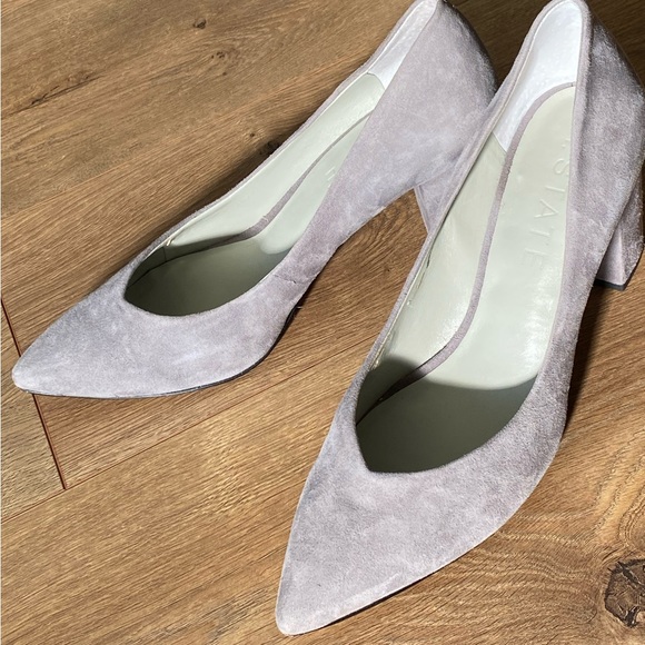 Fabulous grey suede 1. State block heel pumps. 8.5 - Picture 2 of 11